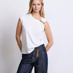 T-Shirt Markup com detalhe de aplicação no ombro MW1610006